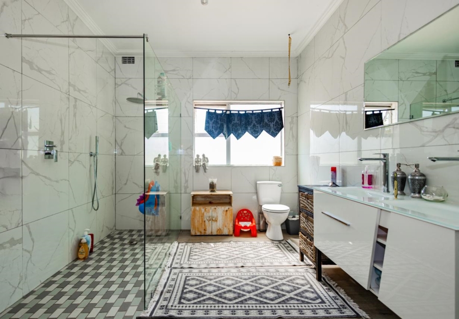 8 Bedroom Property for Sale in Joostenbergvlakte Western Cape